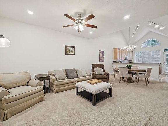 4th image of 236 Zelkova Rd