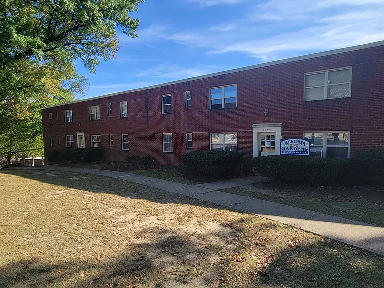 1000 Vermont Ave — Photo 2