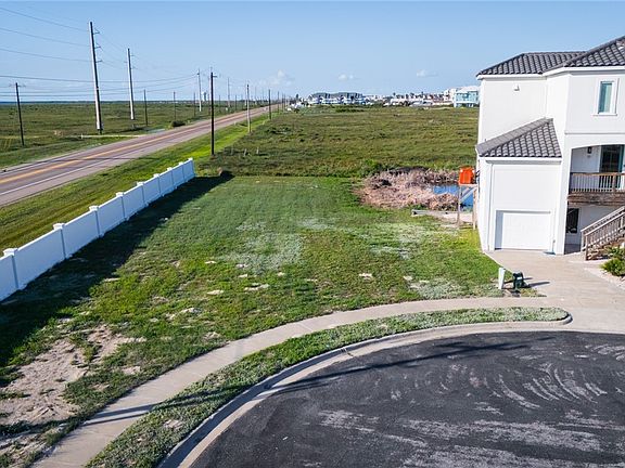3rd image of 150 Villa Pamplona Dr