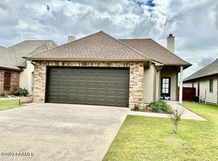 802 Highland View Dr, Youngsville, LA 70592