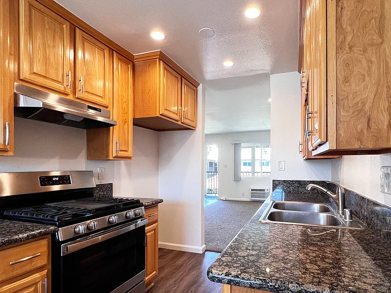 6452 Orange Ave #23 — Photo 10