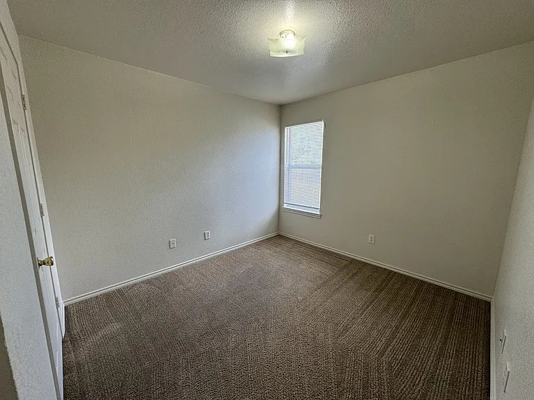 2901 Cantabrian Dr — Photo 15