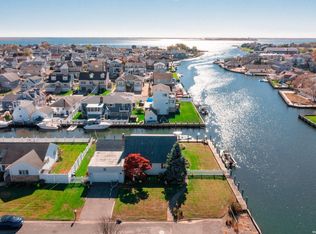 30 Elgin Rd, Amityville, NY 11701