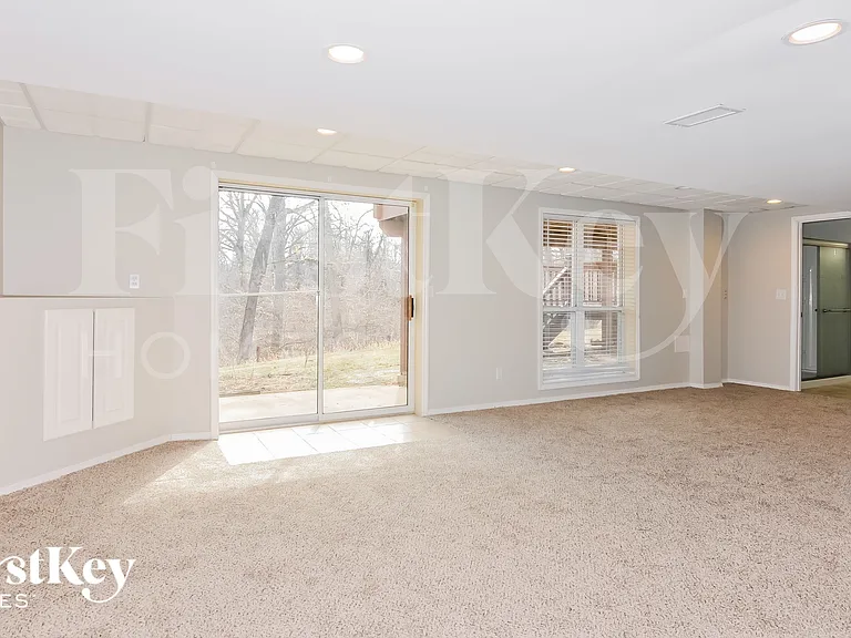 1108 Richland Meadows Dr — Photo 13