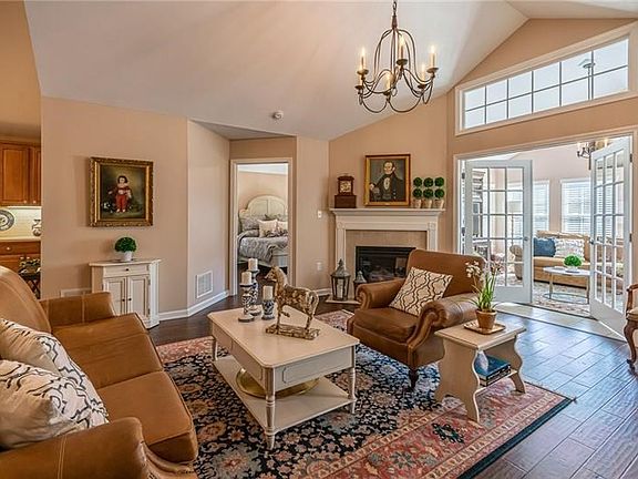4th image of 2052 Clerkenwell Ln