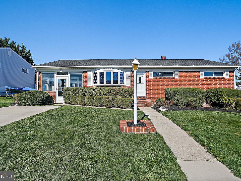 1st image of 104 Condon Ave
