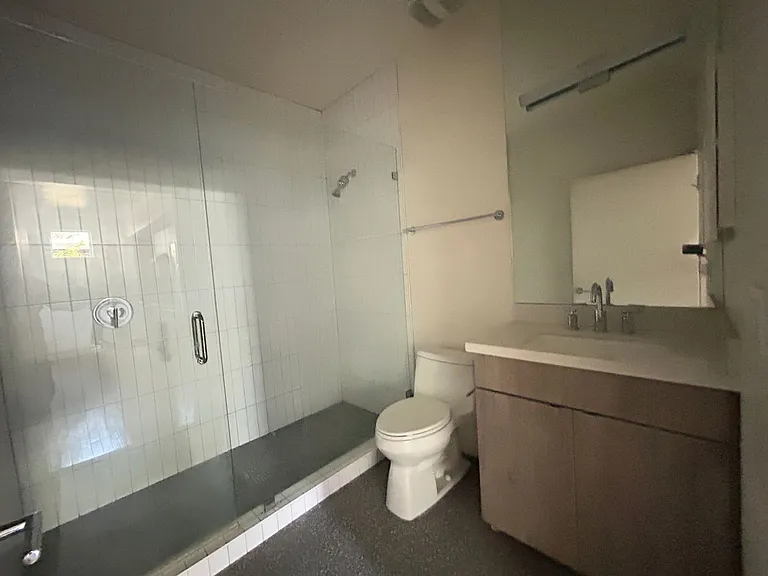 526 W Culver St #B — Photo 12