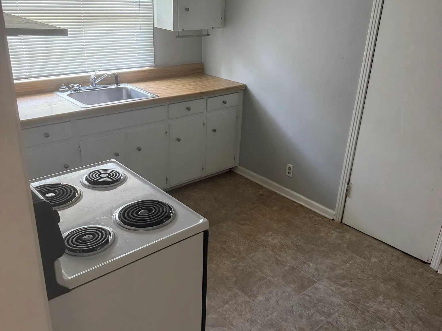 1024 Woodmont Blvd — Photo 2