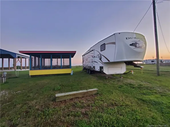 225 Kathy Dr, Cameron, LA 70631