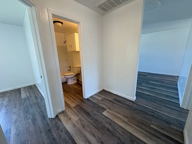 6921 Sears Ter — Photo 15