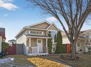 107 N Mount Allan Cir SE, Calgary, AB T2Z 2S4
