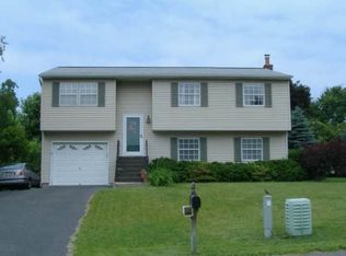 20 Meadowbrook Rd, Watervliet, NY 12189