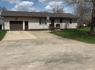 705 South St, Fairbank, IA