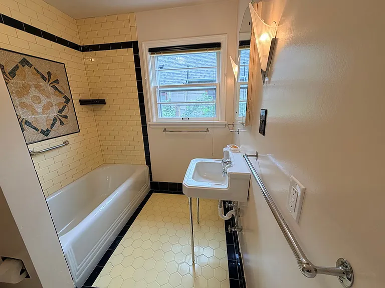1717 SE 31st Ave — Photo 9