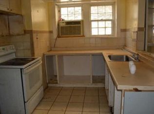 7112 Llanfair Rd, Upper Darby, PA 19082