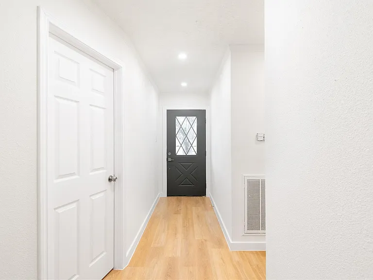 15707 Amapola Dr — Photo 5