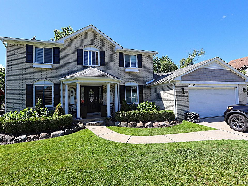 1st image of 38235 Mallory Dr