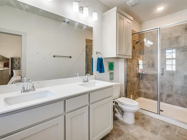 2728 Splendor Dr — Photo 6