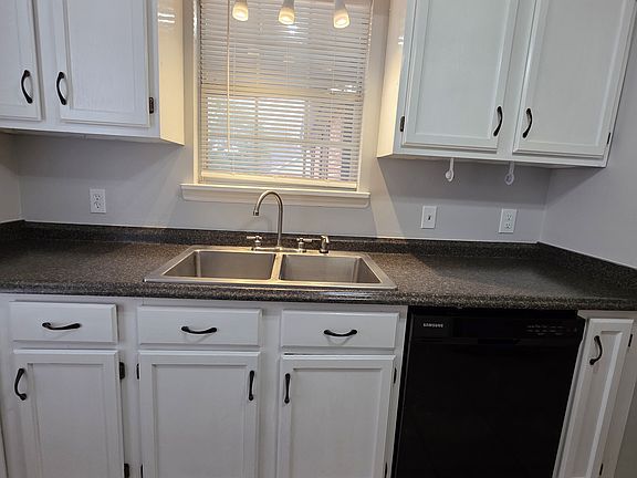 5th image of 105 Tall Pines Dr