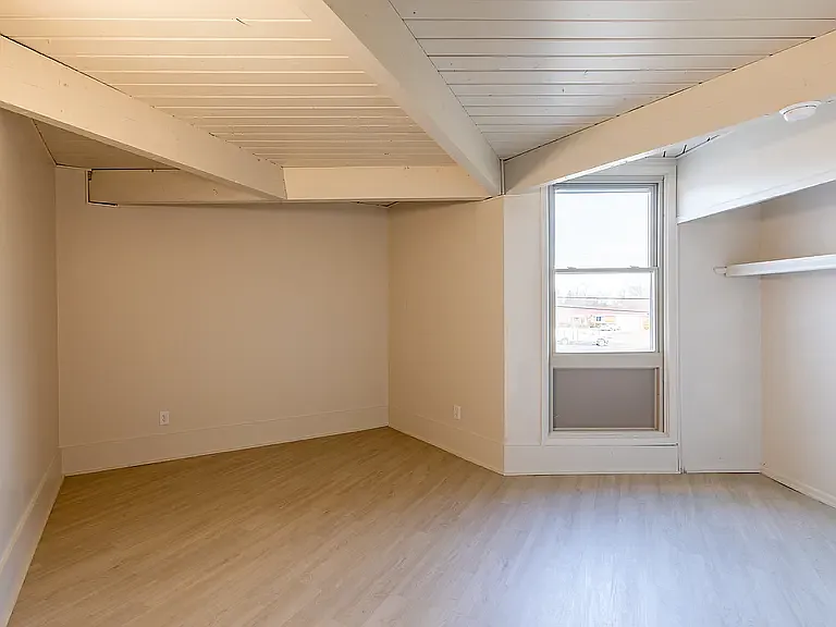4401 Harriet St — Photo 5