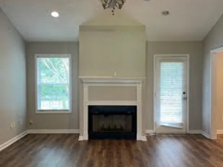 2705 Cunningham Ct — Photo 13