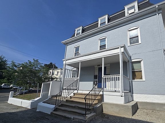 2nd image of 450 Essex St