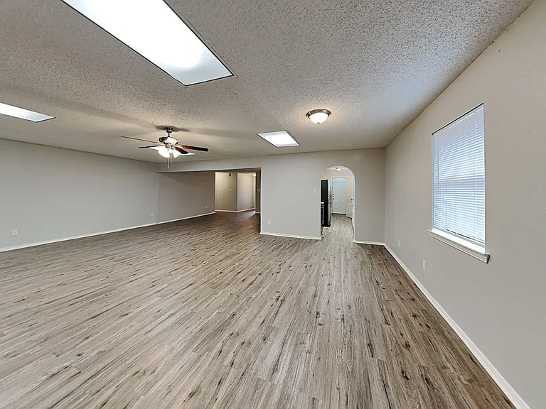 1349 Rutherford Dr — Photo 7