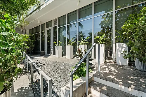 1 Collins Ave Photo 1