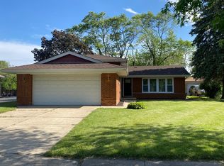 33 E 159th St, South Holland, IL 60473