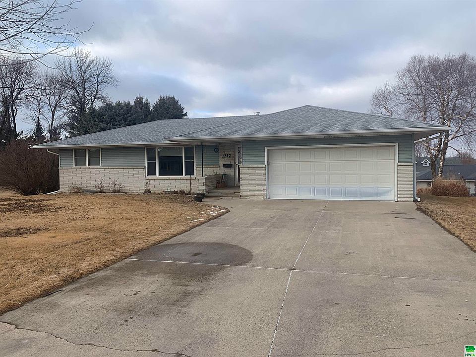 1217 3rd St SE, Le Mars, IA 51031 Zillow