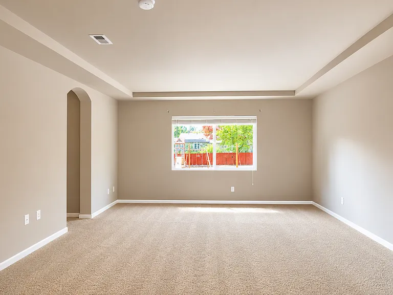 3918 Southlake Dr SE — Photo 8