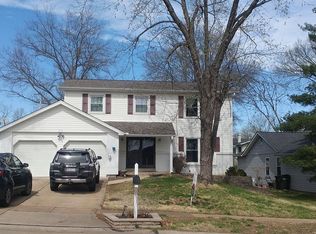 355 Palermo Dr, Ballwin, MO 63021