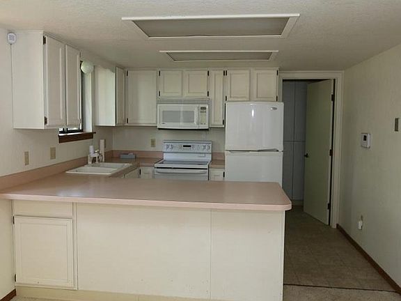 4th image of 2300 Clark Ave