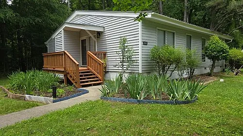 82 Mannsfield Crescent Way #B Photo 1