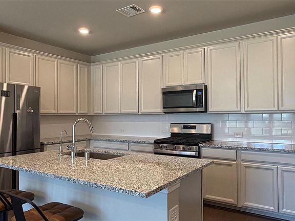 3rd image of 9404 Caddo Ridge Ln