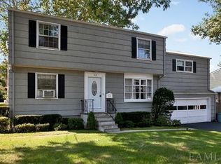 48 Fieldcrest Rd, Yonkers, NY 10707