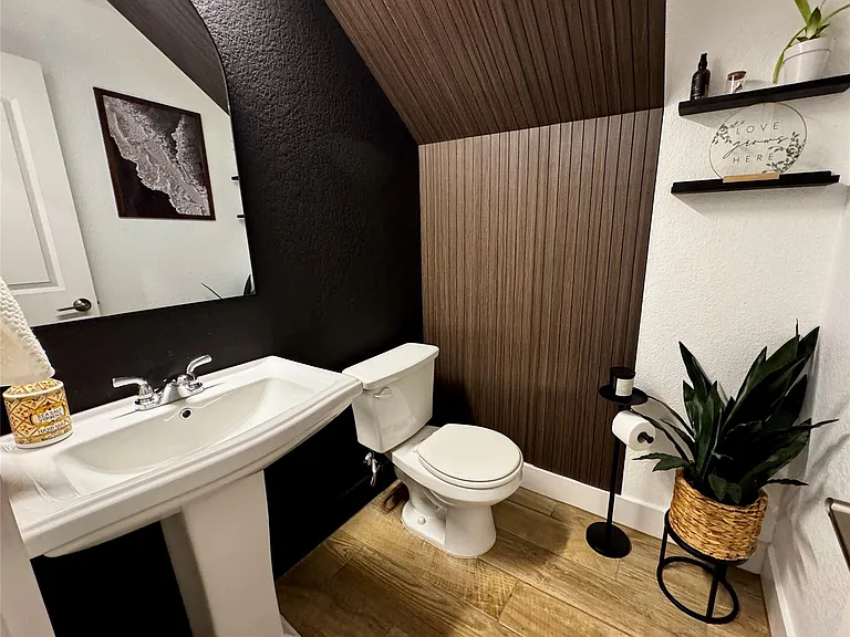 315 Madison Oaks Ave — Photo 10
