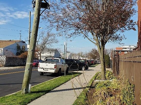 3rd image of 10837 Seaview Ave