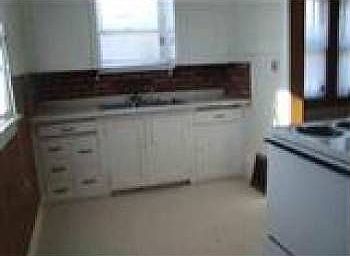 2nd image of 2121 Stevenson St