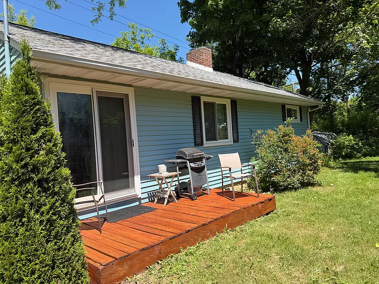 33 Burton Ave — Photo 14
