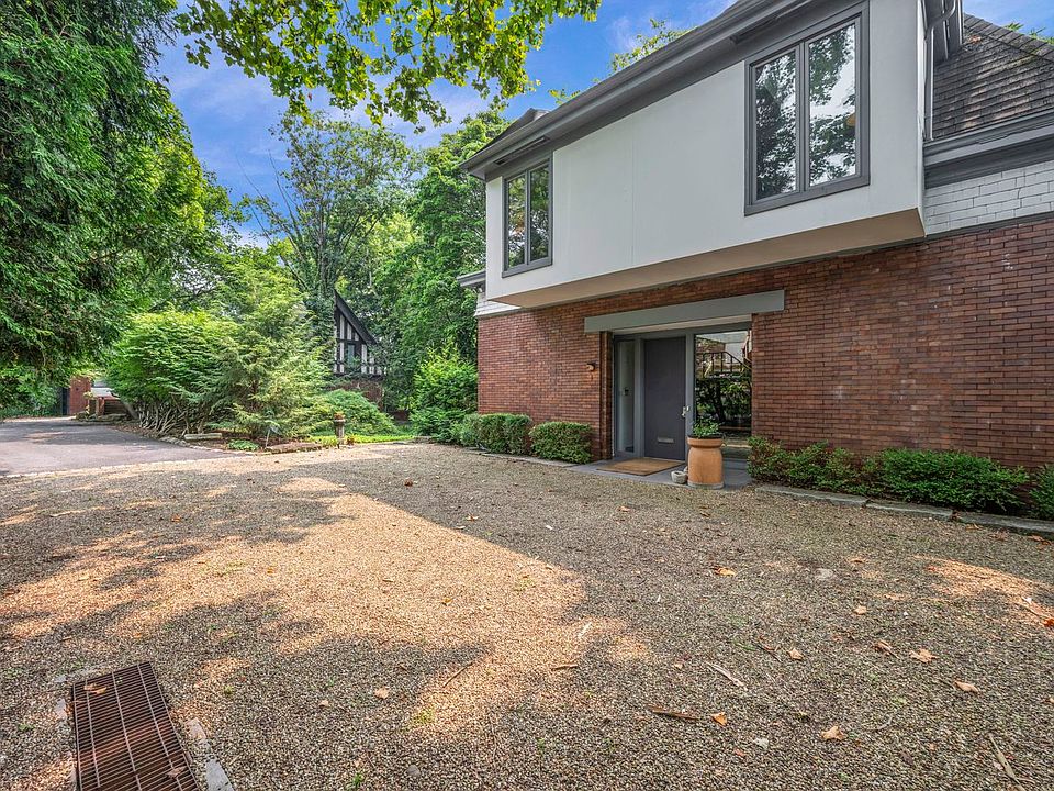 1st image of 1 Parkton Pl