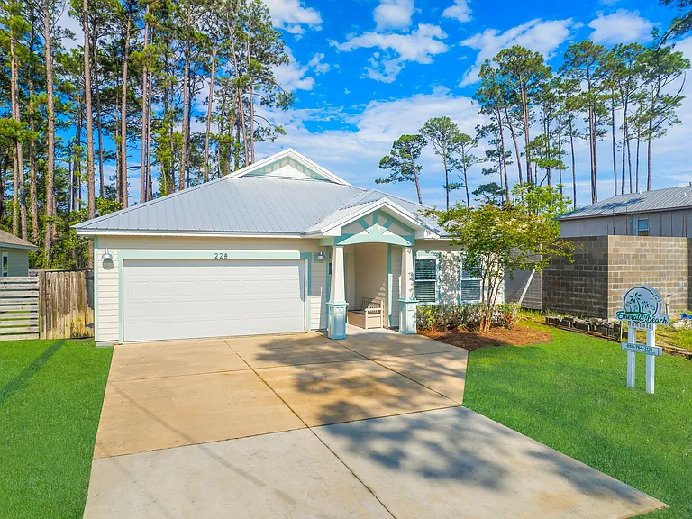 228 Palm Beach Dr — Photo 31