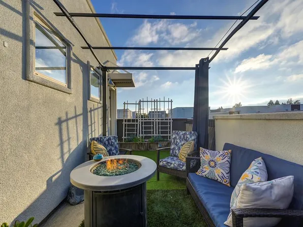 216 Box Ln, Sacramento, CA 95818
