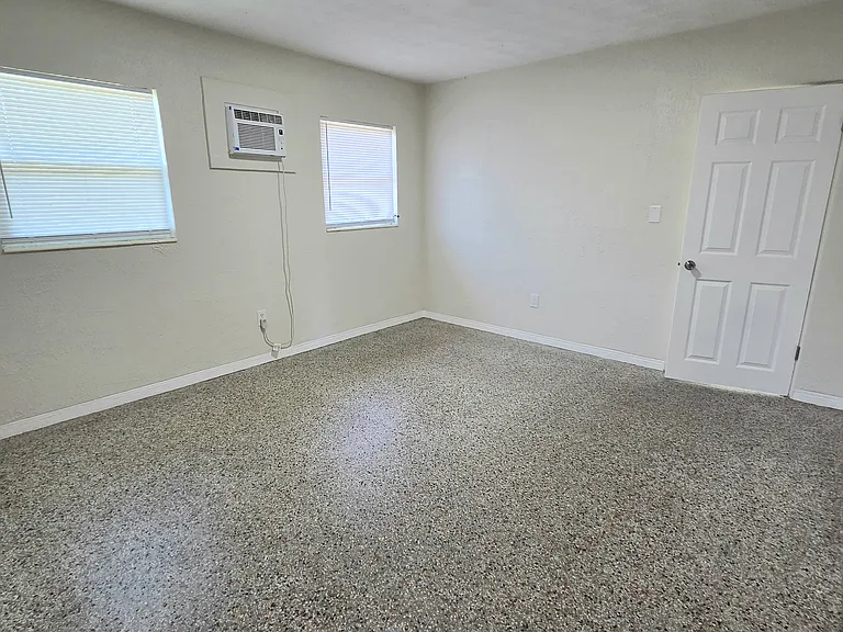 4420 19th Street Cir W #B — Photo 8