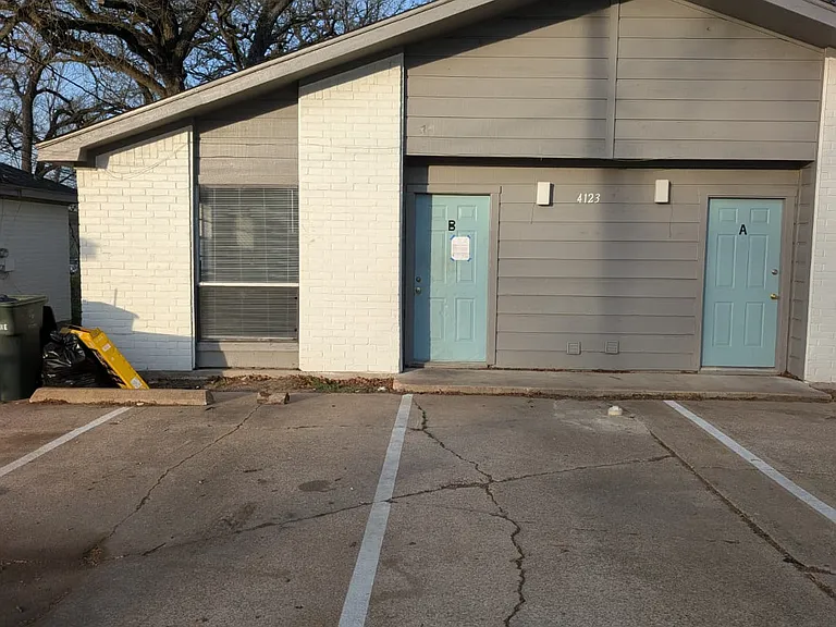 4123 Old Hearne Rd #B — Photo 11