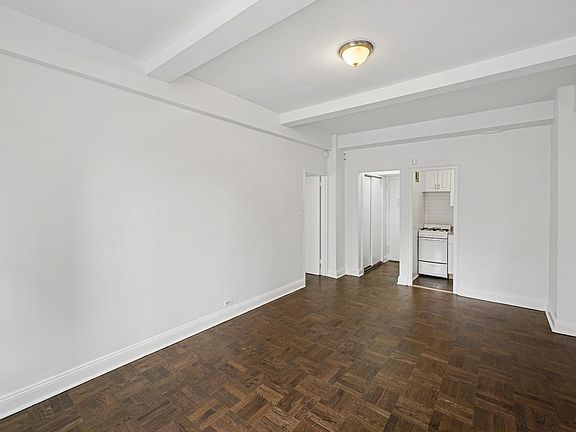 5th image of 160 W 71st St APT 7T