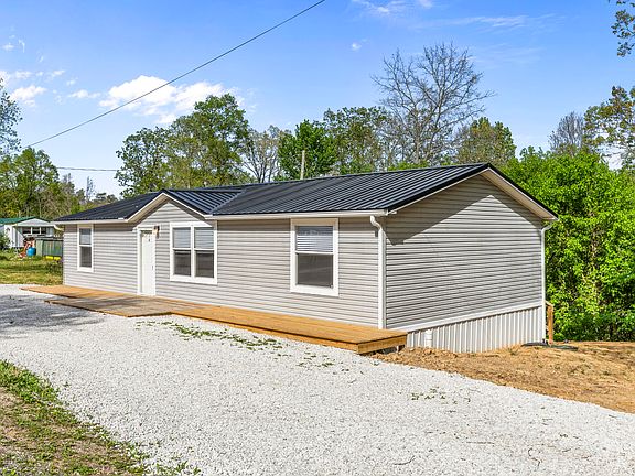 3rd image of 1074 Jones Rd