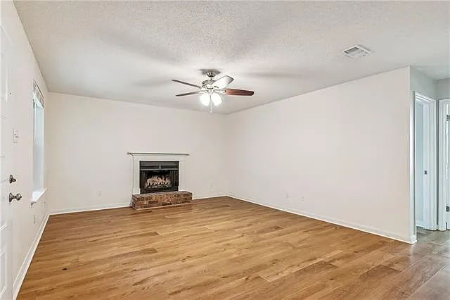 2 bed, 1.5 bath, 950 sqft, $1,500 — Photo 2