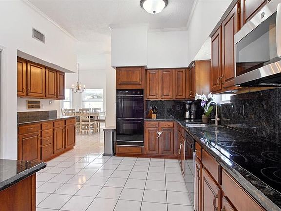 5th image of 3521 Lake Arrowhead Dr