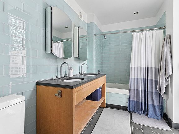 5th image of 310 W 52nd St APT 15A